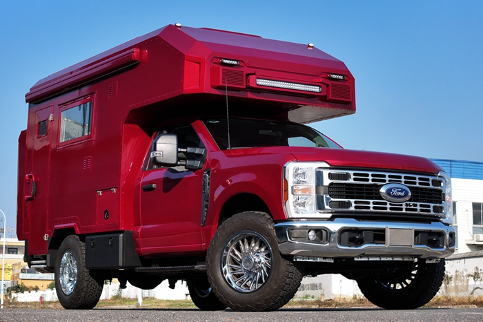 旅美奇域F350四驅(qū)越野房車(chē)